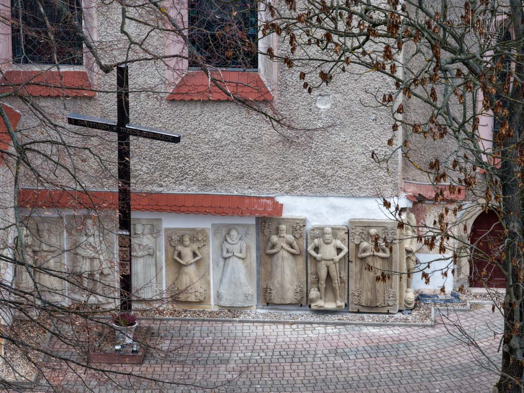 Detale architektoniczne kościoła Matki Bożej Różańcowej w Bolesławcu