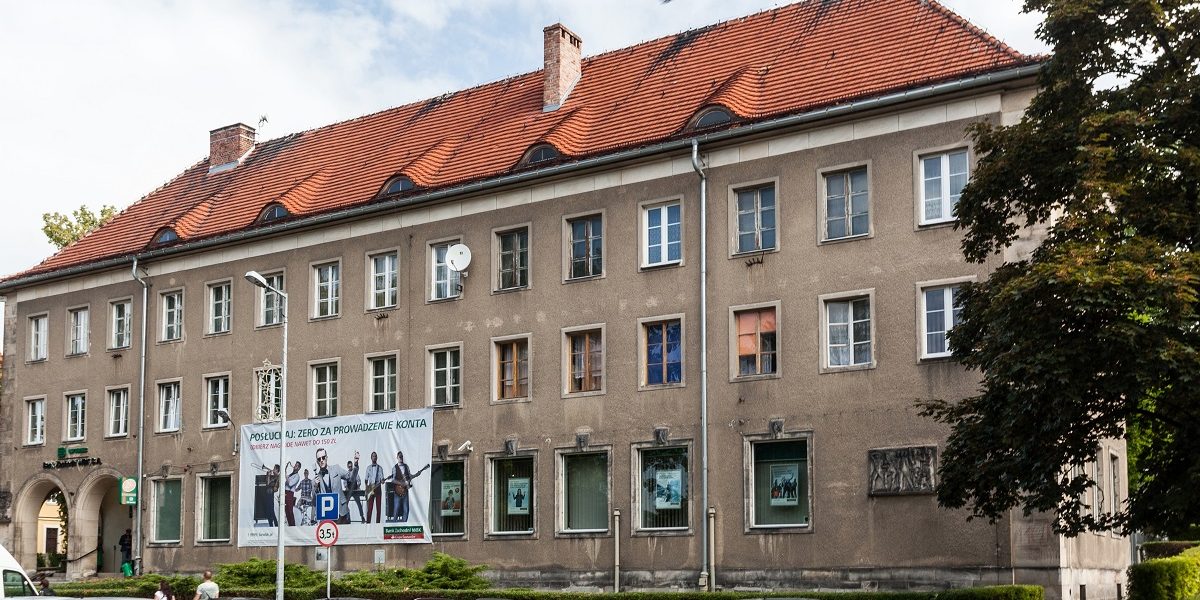 Dawna Miejska i Powiatowa Kasa Oszczędności (obecnie siedziba Santander Bank Polska)