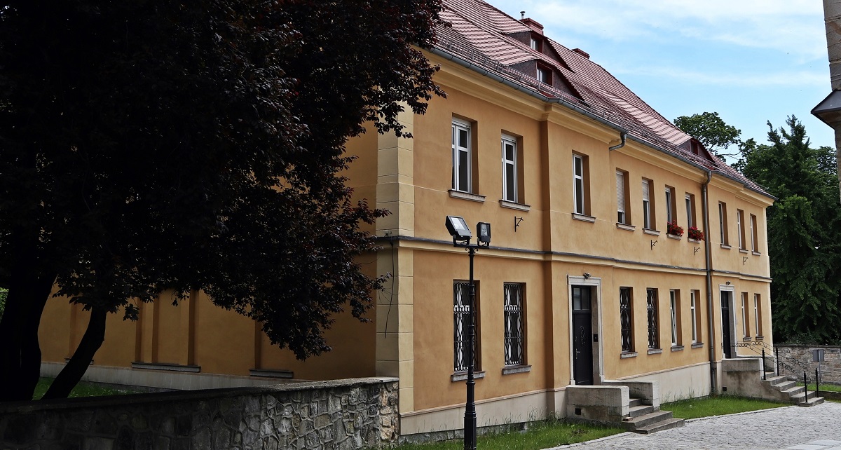 Zabytek budynek parafialny w Bolesławcu