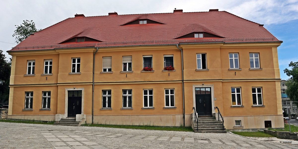 Zabytek budynek parafialny w Bolesławcu
