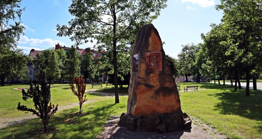 Obelisk przy pl. Wolności