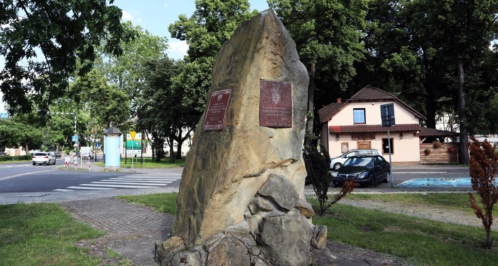 Obelisk przy pl. Wolności