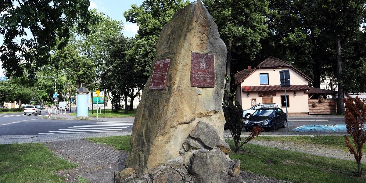 Obelisk przy pl. Wolności