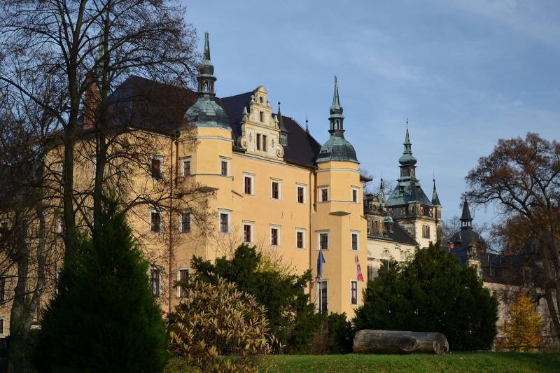 Zabytkowy zamek w Kliczkowie w gminie Ociecznica