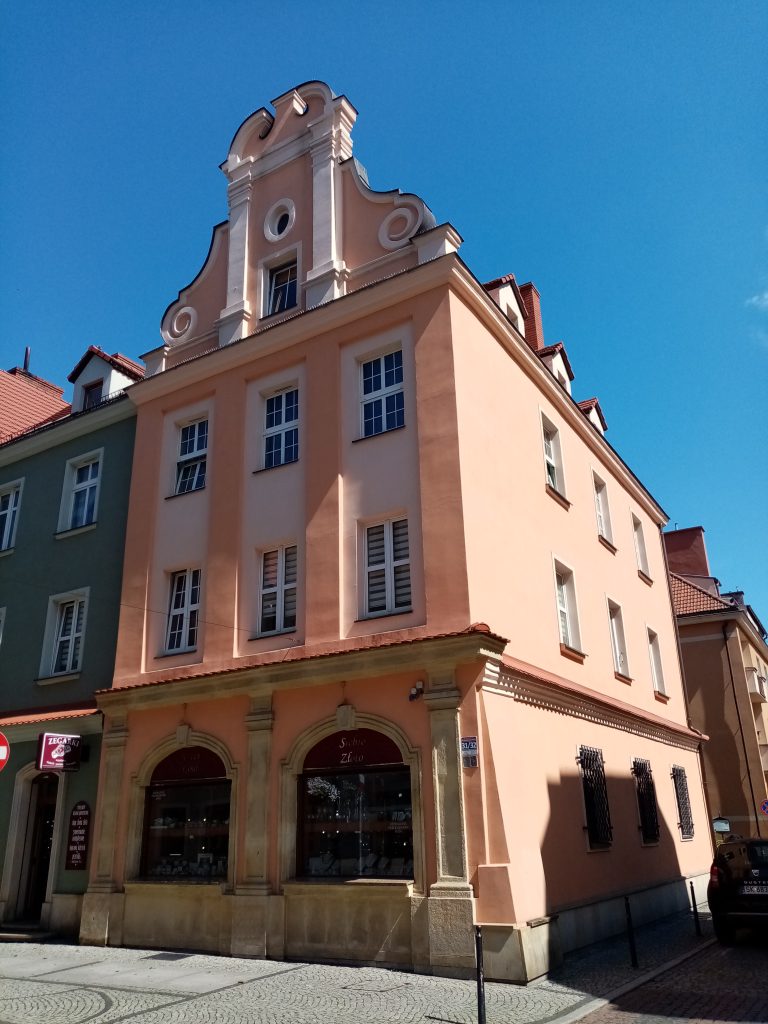 Kamienica przy ul. Bolesława Prusa 31/32 w Bolesławcu - zabytkowa architektura