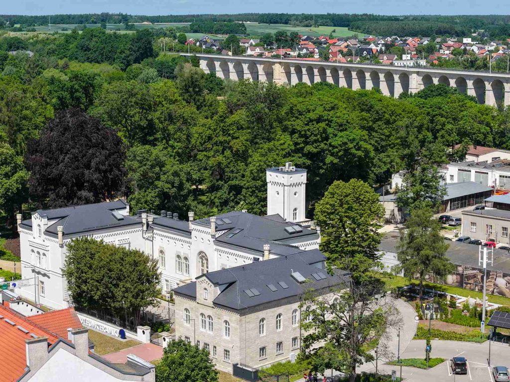Pałac i park w Bolesławcu – widok z lotu ptaka