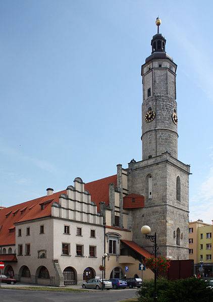 Ratusz w Lwówku Śląskim – zabytkowy gotycko-renesansowy budynek